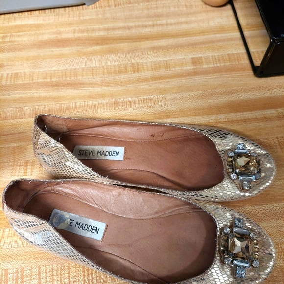 Bumper platforms and Steve Madden ballet flats - Picture 4 of 4
